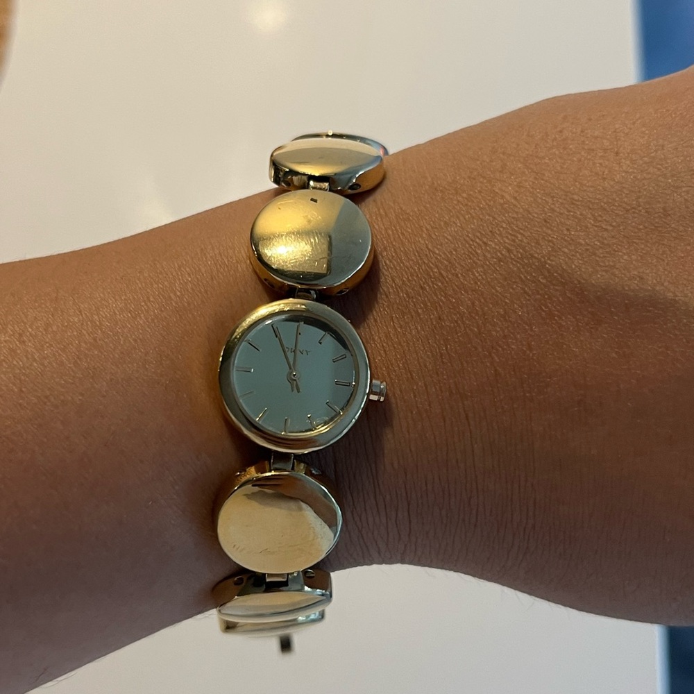 DKNY watch gold classy